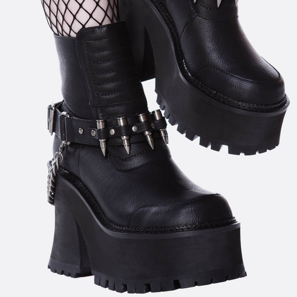 Killstar Rise Up Boots BNIB Size 8